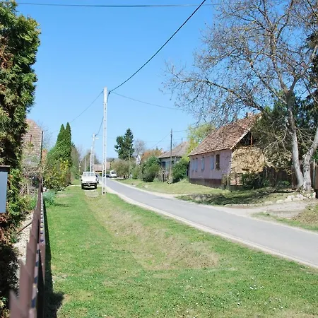 Kisberenyi Menedek Vendeghazak