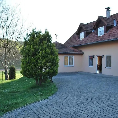 Kisberenyi Menedek Vendeghazak Ferienhaus *