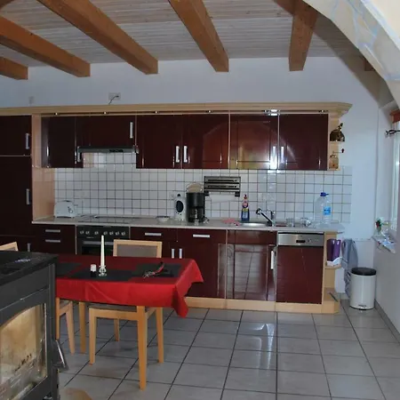 Kisberenyi Menedek Vendeghazak * Lippapuszta